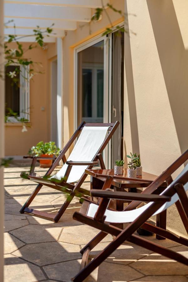 Beach Front House Kalamaki Bungalow Kato Galatas Exterior foto